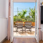 Oli Apartment *
