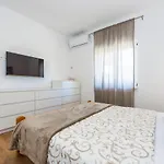 Apartment Oli Brodarica (Sibenik-Knin)