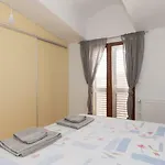 Oli * Brodarica (Sibenik-Knin)