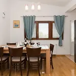 Apartment Oli *