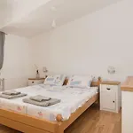 Oli Apartment *
