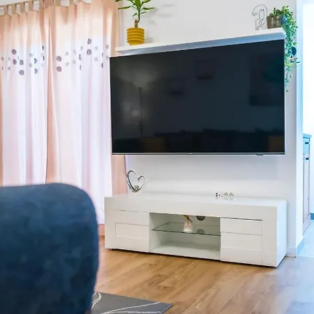 Oli Lägenhet