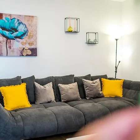 Oli * Brodarica (Sibenik-Knin)