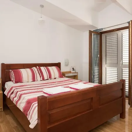 Oli Brodarica (Sibenik-Knin)